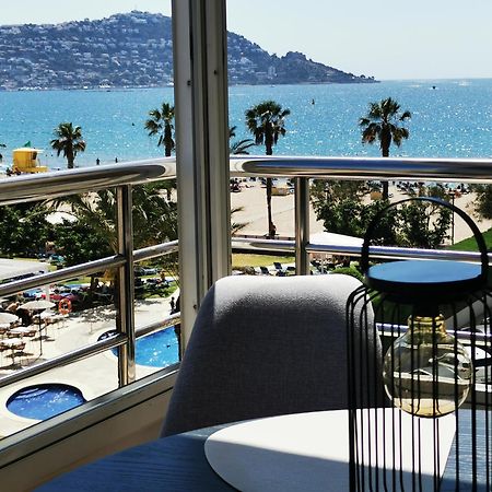 Spacieux Appartement Rose Front Mer Et Piscine Rosas Exterior foto