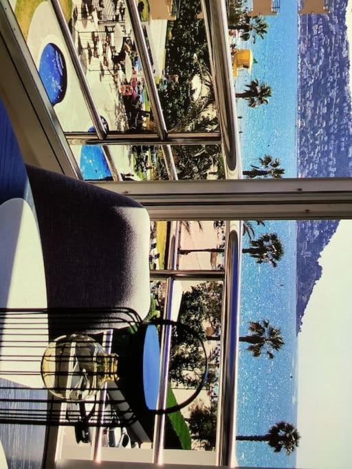 Spacieux Appartement Rose Front Mer Et Piscine Rosas Exterior foto